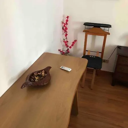 1800 Homestay *