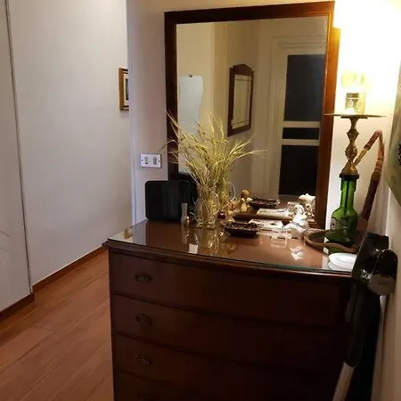 1800 Homestay *