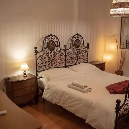 Homestay 1800 *